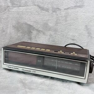 Vintage Realistic Chronomatic-230 Alarm Clock Radio AM/FM Woodgrain Tested‎